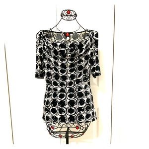 Women’s black and white dress shirt medium